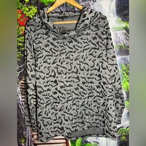 SICHANCES R SZ XL Grey & Black
Glittery Cowl Neck Sweater